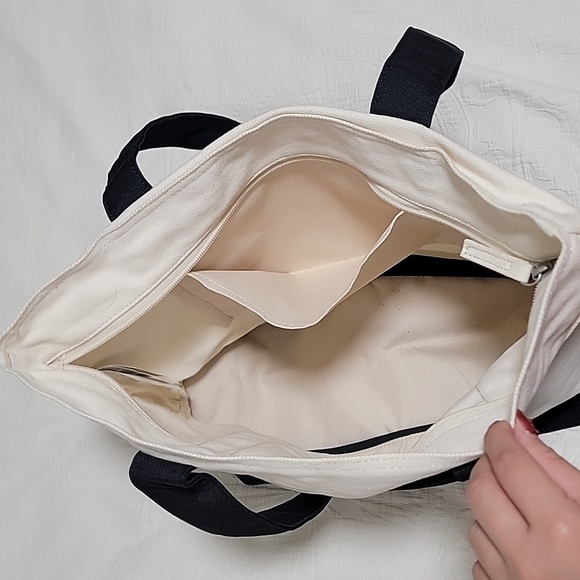 Classic Unique Only One Shoulder Tote Bag Cream Beige Navy with 2 Front Pockets - Picture 8 of 9